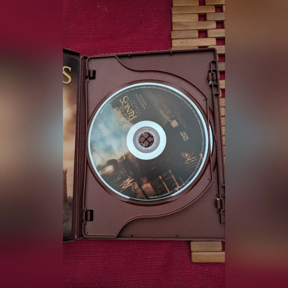 Lord Of The Rings The Two Towers DVD (EUC) - Picture 4 of 5